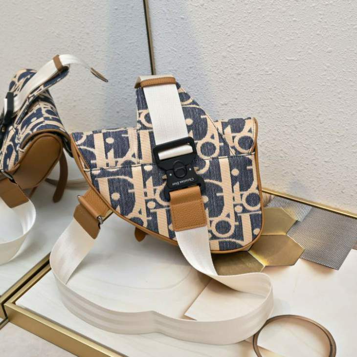 Picture of Dior Handbags _SKUfw239229025fw